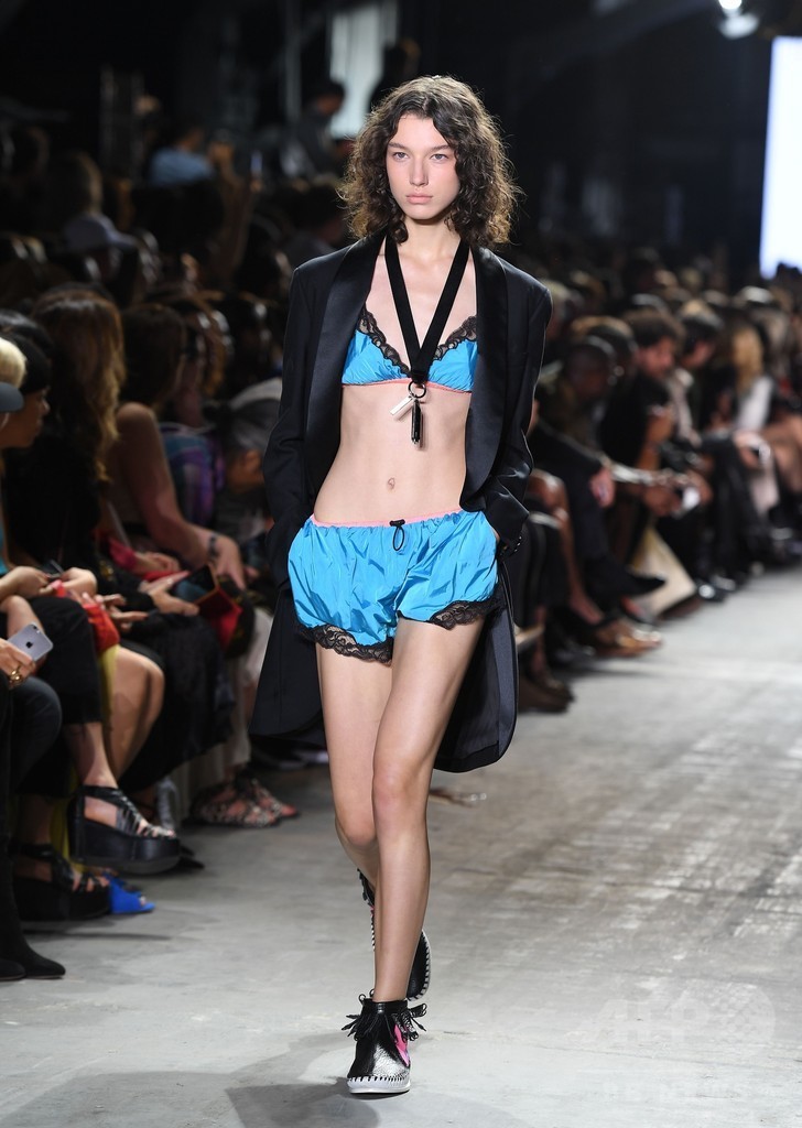 「アレキサンダー ワン」17年春夏