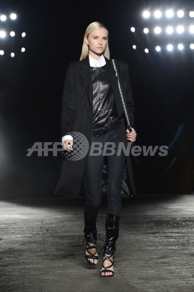 ＜13年春夏NYコレクション＞ディーゼル ブラック ゴールド