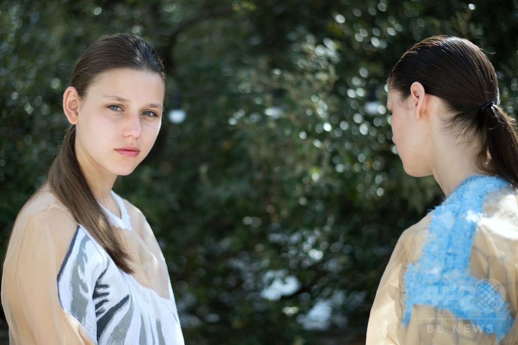 モード＆写真フェス審査委員長のK・ラガーフェルド、新人クリエーターに助言