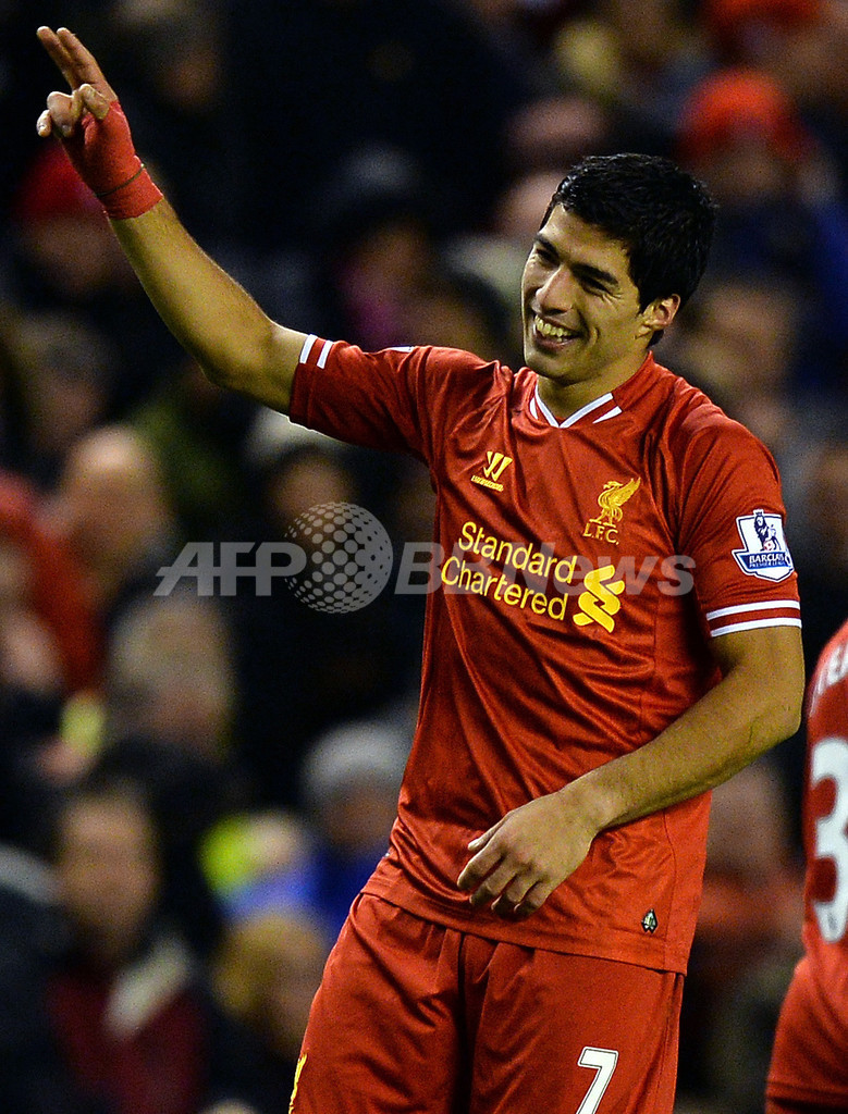 スアレスが4得点の活躍！リバプールが快勝 写真10枚 ファッション