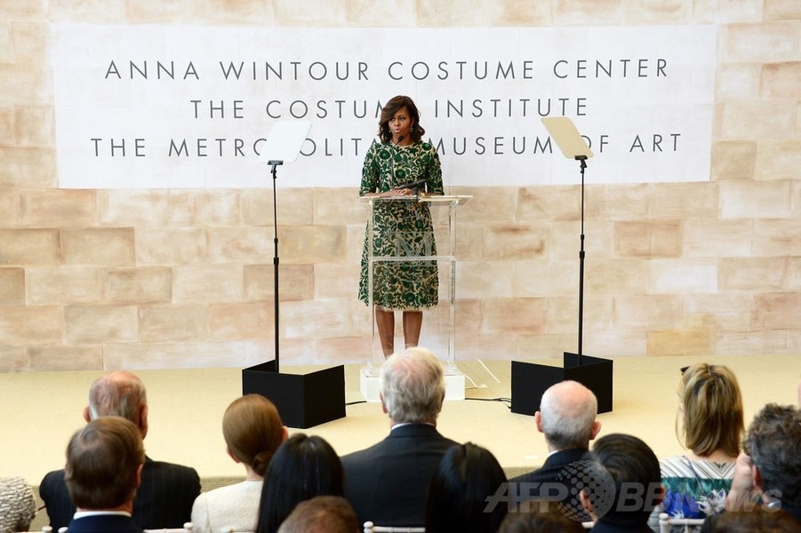 オバマ夫人がテープカット、アナ・ウィンター・コスチューム・センター開館式
