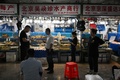 中国・北京の水産物卸売市場（2023年8月24日撮影）。(c)GREG BAKER / AFP