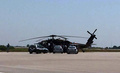 ギリシャのアレクサンドルポリス空港に着陸したトルコ軍のヘリコプター。乗っていたトルコの軍人8人はギリシャで亡命申請を行った（2016年7月16日撮影）。(c)AFP/Eurokinissi AND E-EVROS.GR