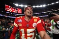 23NFL、第58回スーパーボウル、カンザスシティ・チーフス対サンフランシスコ・フォーティナイナーズ。優勝を喜ぶカンザスシティ・チーフスのパトリック・マホームズ（2024年2月11日撮影）。(c)Jamie Squire/Getty Images/AFP