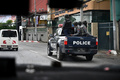 ミャンマー・ヤンゴン市内の警備にあたる警官（2022年7月19日撮影）。(c)AFP