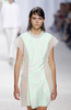 米ニューヨーク市内で発表された「3.1 フィリップ・リム（3.1 Phillip Lim）」14年春夏コレクション（2013年9月9日撮影）。（c）AFP/Getty Images/Peter Michael Dills