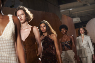 ファッションモデルの実態は借金奴隷？ #MeToo後の最大のタブー