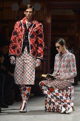 ＜14/15年秋冬ミラノ・メンズコレクション＞モンクレール ガム・ブルー