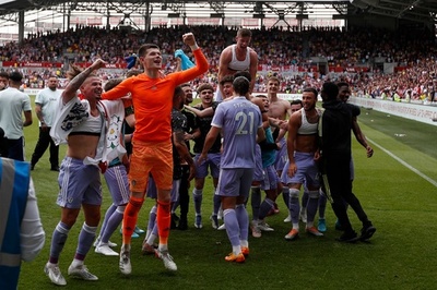 リーズが最終節で逆転の残留決定、バーンリーが2部降格