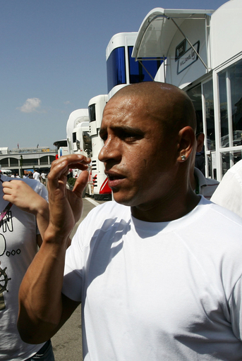 トルコGP決勝控えるイスタンブールパークにロベルト・カルロス登場