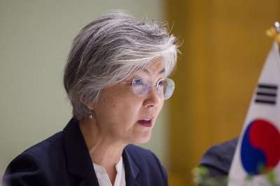 韓国外相「終戦宣言と核施設廃棄を交換条件に」 北への核申告要求は先送り提案