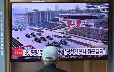 北朝鮮、軍事パレード実施したもよう 韓国軍発表