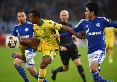 シャルケ、終盤のPKで10人のスポルティング下す 欧州CL