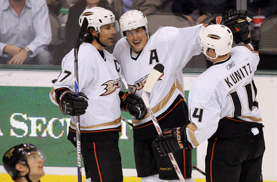 ＜06-07NHL＞ダックス セラニの3ゴールの活躍でスターズに快勝 - 米国