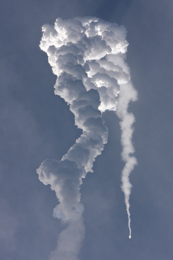 インド、新型偵察衛星の打ち上げに成功