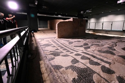 上はマンション、地下には古代ローマの住宅「ドムス」跡 伊