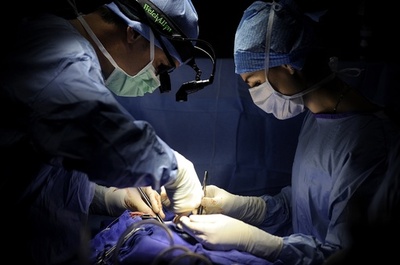 「世界一困難な顔面移植」にスペイン病院が成功