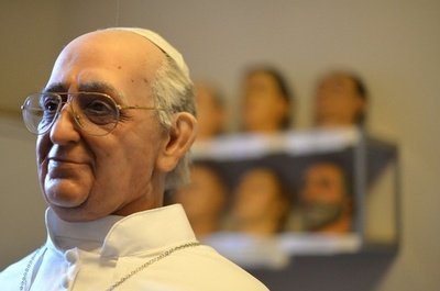 フランシスコ法王のろう人形、ローマで展示へ