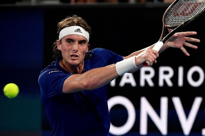 世界4位チチパス、手術後初のシングルスで黒星 ATPカップ