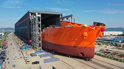 中国初の超深水科学調査掘削船、主船体の接合が完了