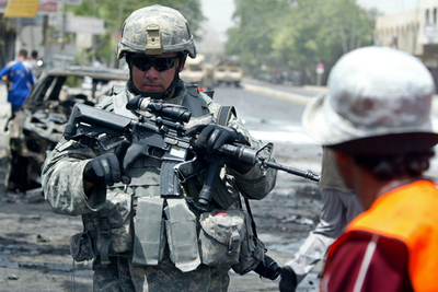 バグダッドで2件の車両爆弾テロ、イラク国内で23人死亡