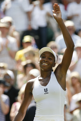 ヴィーナス スアレス・ナバロを退け4回戦へ、ウィンブルドン選手権