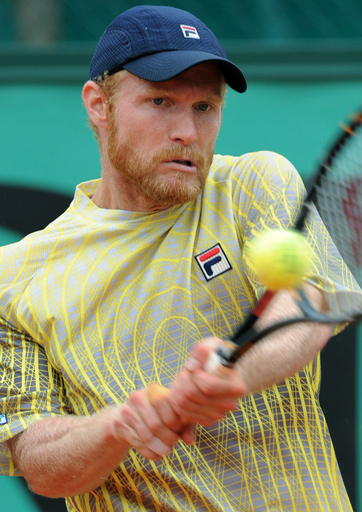 ツルスノフ ロペスを破り全仏3回戦へ