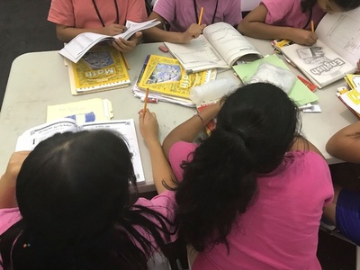 親から引き離され保護施設で暮らす移民の子どもたち、米国