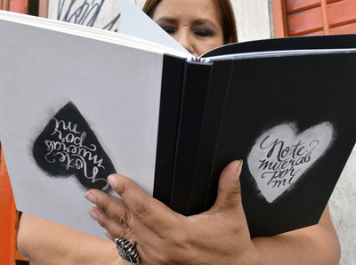 虐待する男たちの「ラブレター」集、蔓延するDVに警告 ペルー