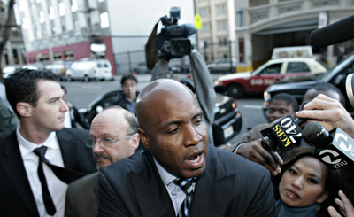 ボンズ被告、罪状認否で無罪を主張