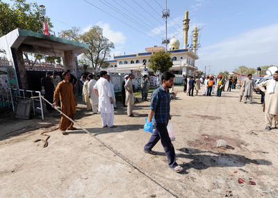 パキスタン北部のシーア派モスク前で自爆テロ、22人死亡