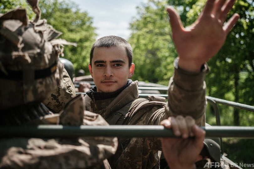 疲弊した前線部隊、つかの間の安息 ウクライナ東部