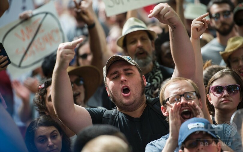 KKKがデモ行進、南北戦争将軍の像撤去計画に抗議 米