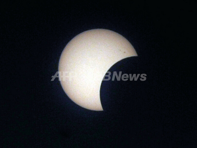 太陽の光がリング状に見える「金環日食」、アフリカやアジアで観測