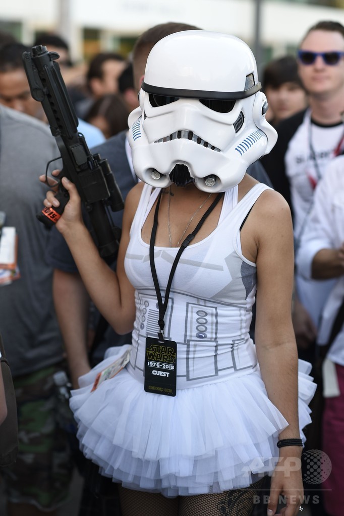 「コミコン」にコスプレイヤー続々、米サンディエゴ