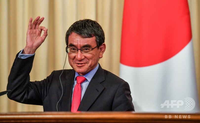 河野外相が謎の「ベーコン」ツイート、ネットで話題に