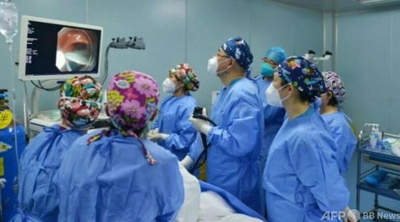 中国西安の医師 3歳児のダブルトンネル低侵襲手術を完了