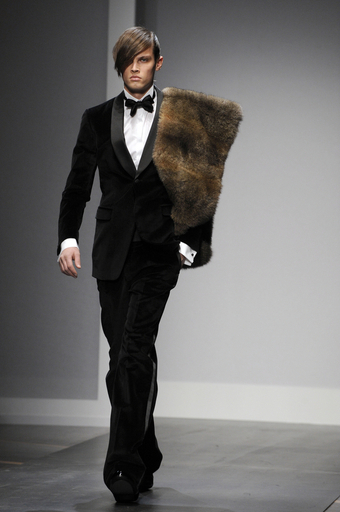 img_9b01924ec077cc206430b95635