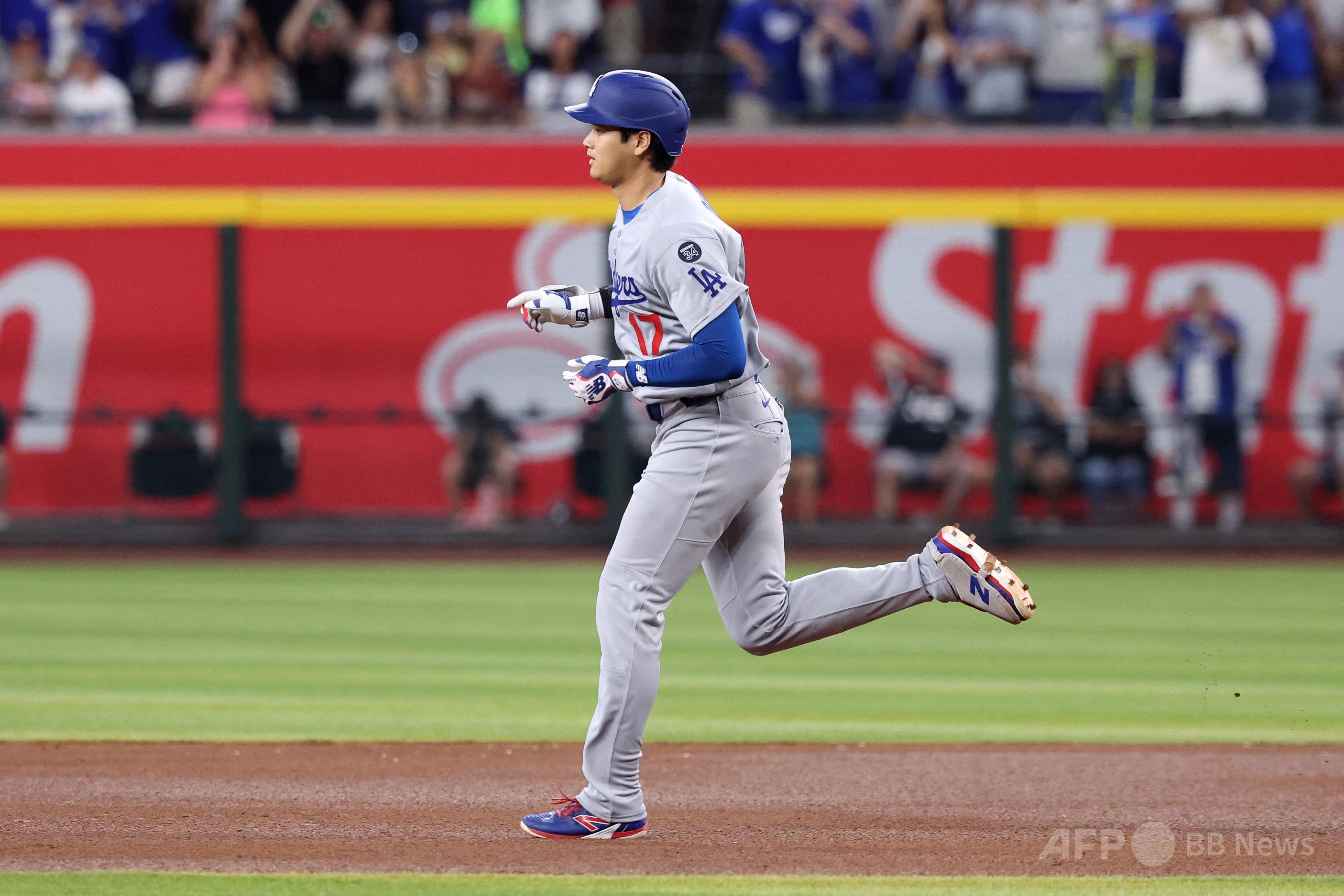 ドジャース地区優勝、大谷自己最多タイ54号に山本12勝目 写真11枚 国際