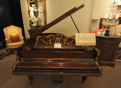 マイケル・ジャクソンさん宅の家具競売、落札総額は7800万円 写真39枚