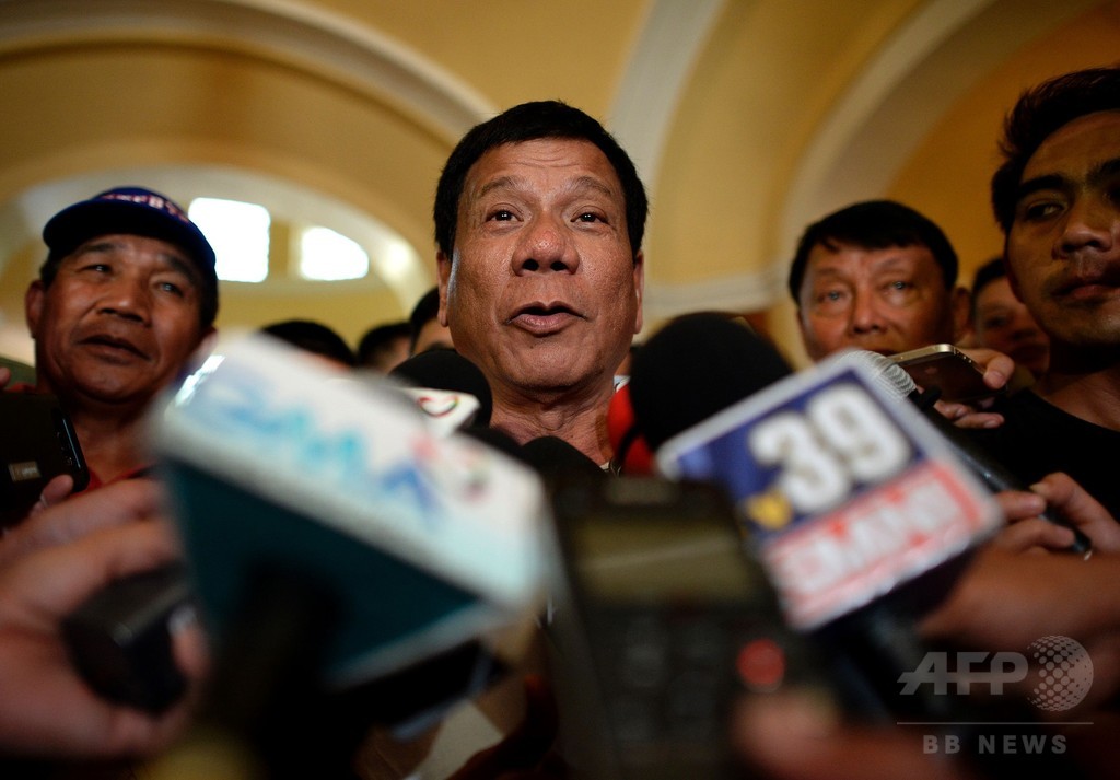 比大統領候補、豪女性レイプ殺人を「冗談」にし物議 比大統領候補、豪女性レイプ殺人を「冗談」にし物議