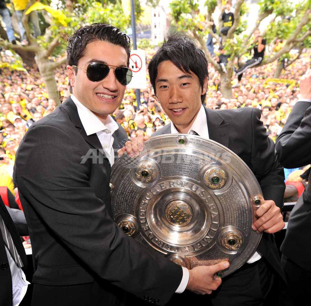 【お宝】ドルトムント　ブンデスリーガ優勝モデル ブンデスリーガ制覇のドルトムント、市内で優勝パレード 写真13枚 国際