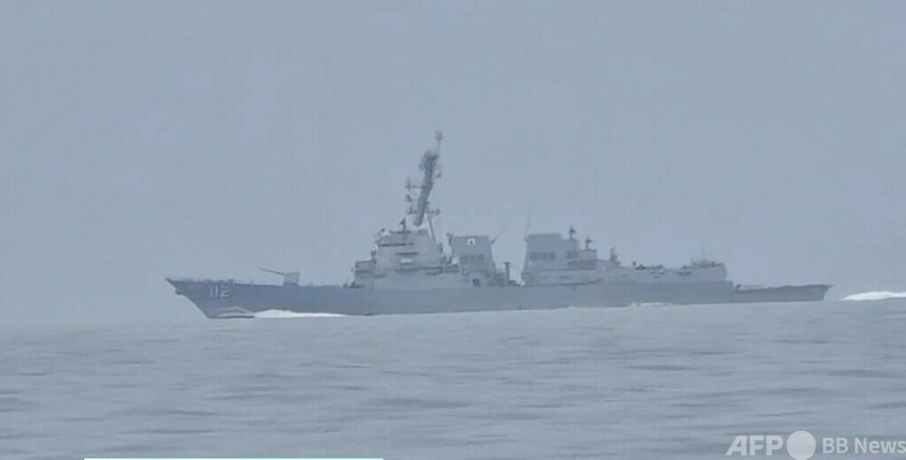 イラン 米軍艦の退去映像公開