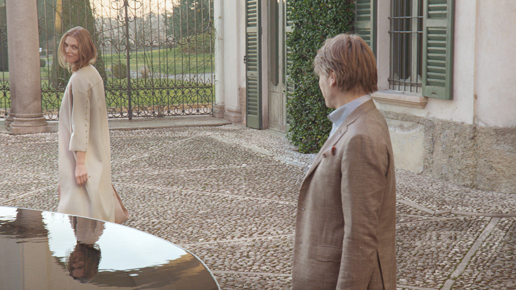 「アニオナ」春夏コレクション、気鋭の監督によるショートフィルムで