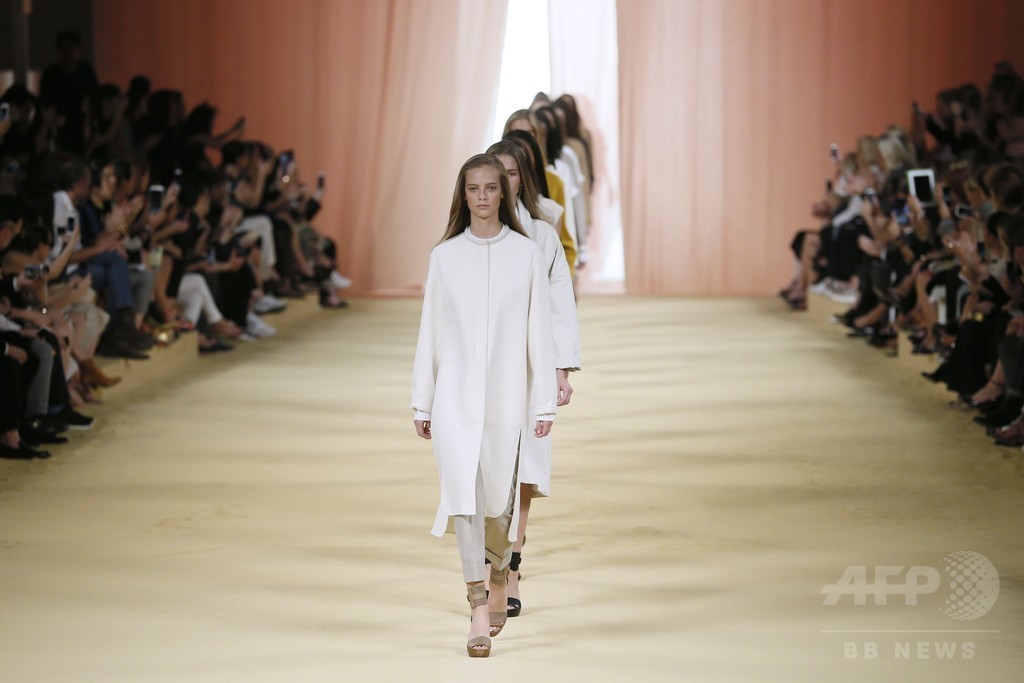 有終の美を飾る穏やかで上質なコレクション、「エルメス」15年春夏