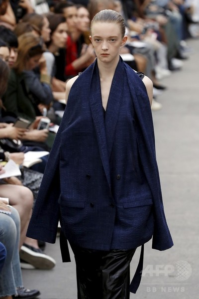 「ネヘラ」17年春夏