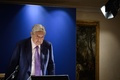 スイスのダボスで開催中の世界経済フォーラム（WEF）の年次総会（ダボス会議）で講演に臨む米投資家ジョージ・ソロス氏（2019年1月24日撮影）。(c)Fabrice COFFRINI / AFP