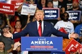 米ペンシルベニア州ウィルクスバリで集会に参加し、演説するドナルド・トランプ前大統領（2022年9月3日撮影）。(c)Ed JONES / AFP