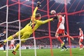 サッカー欧州チャンピオンズリーグ、決勝トーナメント1回戦第2戦、バイエルン・ミュンヘン対ラツィオ。2点目を決めるバイエルン・ミュンヘンのトーマス・ミュラー（右、2024年3月5日撮影）。(c)Kirill KUDRYAVTSEV / AFP