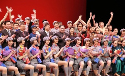 金正恩夫妻、中国芸術団のバレエ公演を鑑賞 平壌